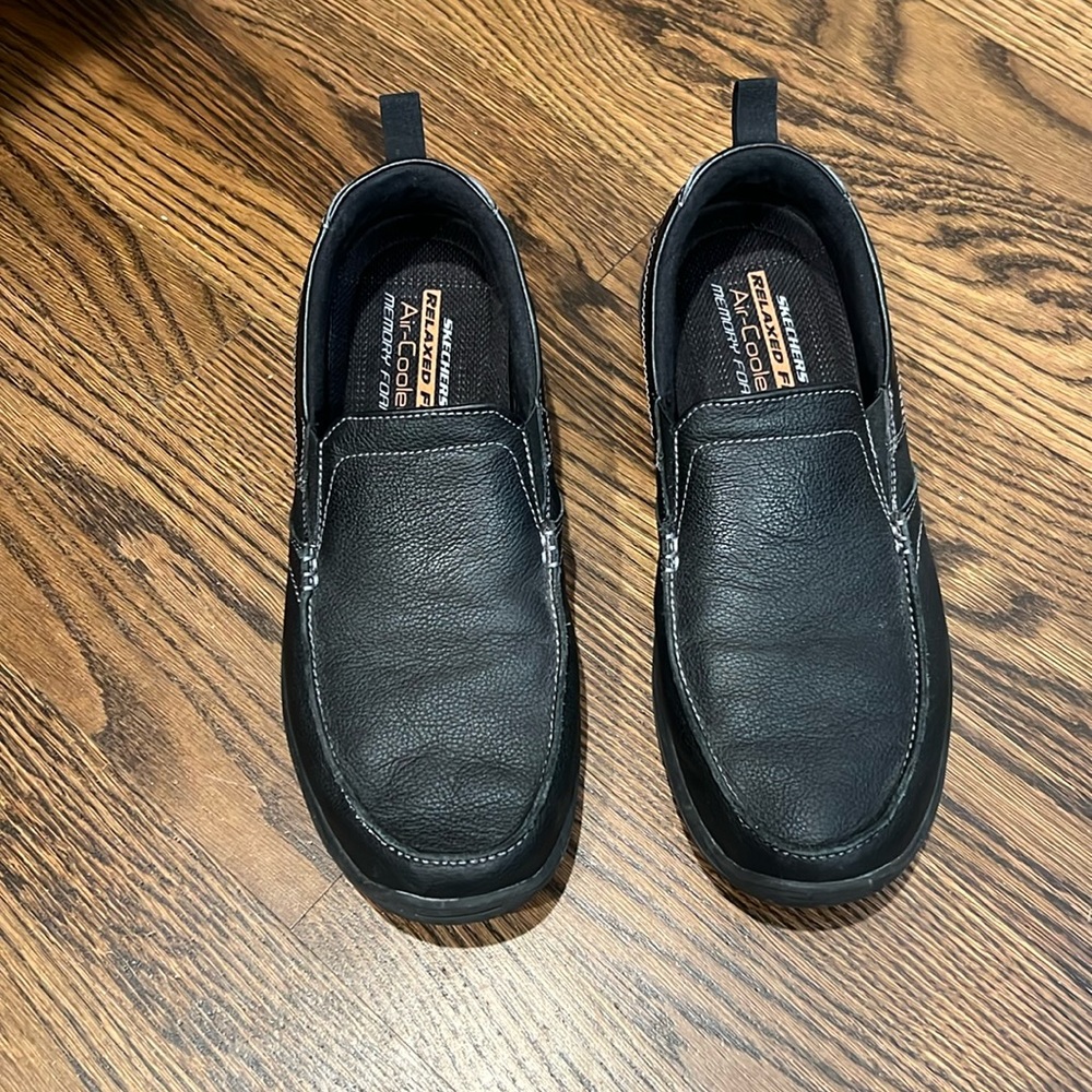 Skechers Relaxed Fit Air-Cooled Black Leather Memory Foam Driving Loafer 9.5 Med